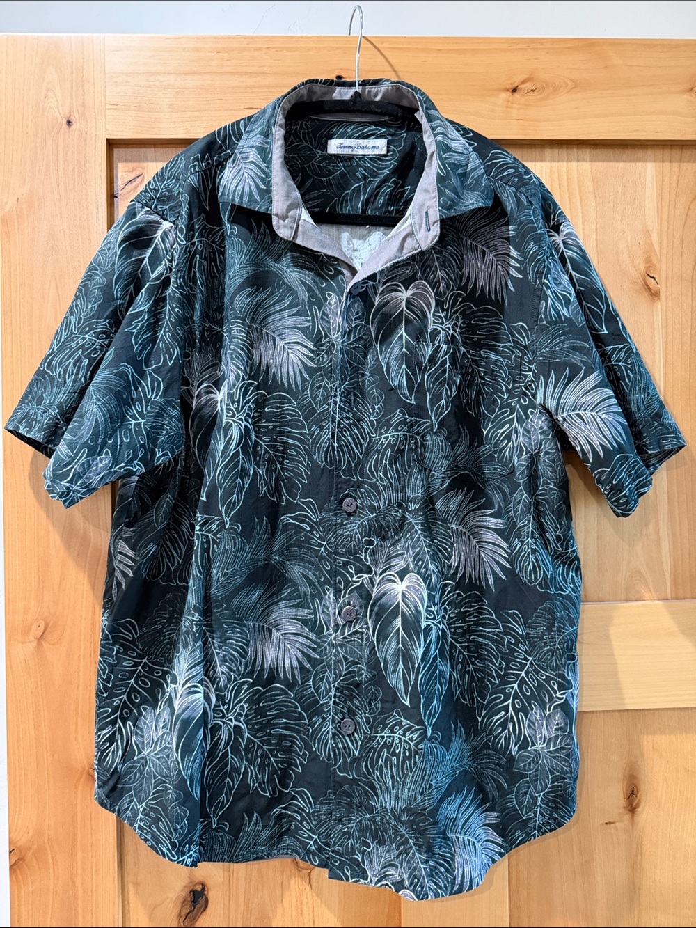 Tommy Bahama Black Short-Sleeve Tropical Leaf Button-Down Shirt